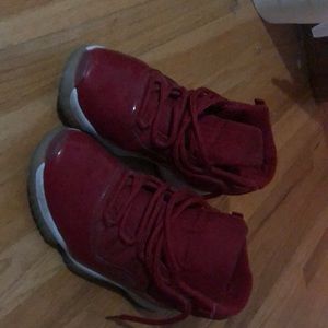 Jordan 11 gym red
